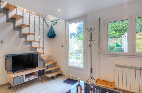 Dinard House | Holiday Home Les Petits Poissons by Interhome