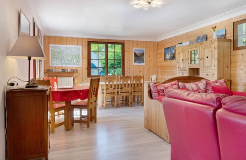 Argeles Gazost House | Holiday Home 'Maison L'arrieulat' with Mountain View, Shared Terrace and Wi-Fi