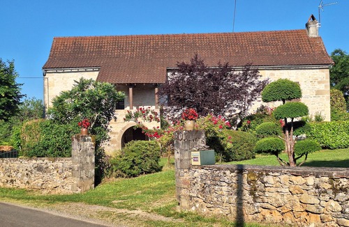 Sainte-Croix House | Holiday Home "Maison 6 à 10 personnes" with Private Pool, Terrace and Wi-Fi