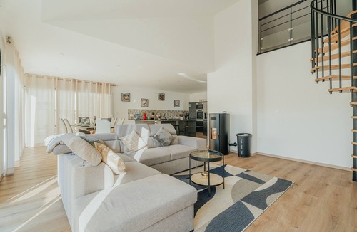Trevron House | Holiday Home 'Maison Avec Jardin Proche Dinan' with Private Terrace, Private Garden and Wi-Fi