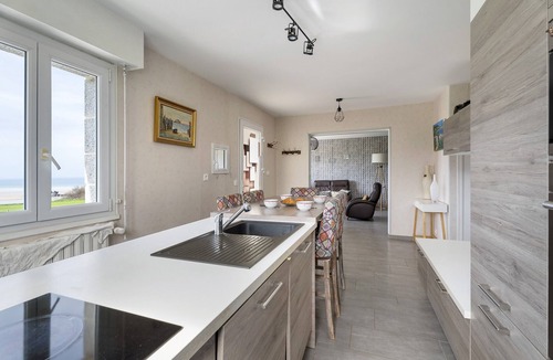 Erquy House | Holiday Home 'Maison Sacatère Sea View' with Shared Terrace, Sea View & Wi-Fi