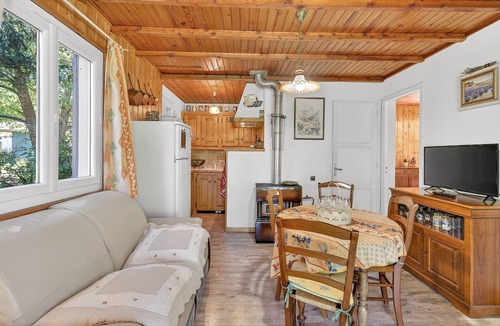 Thorame-Basse House | Holiday Home 'Petit Chalet' with Mountain View, Private Terrace and Private Garden