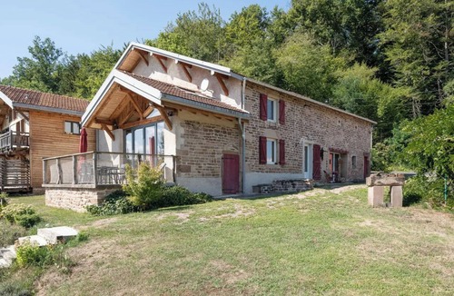 Uzemain House | Holiday Home 'Piscine Spa Et Sauna Privé' with Lake View, Private Pool and Wi-Fi