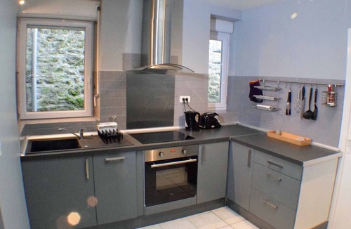 Lanvallay House | Holiday home sleeping 5 in Dinan port