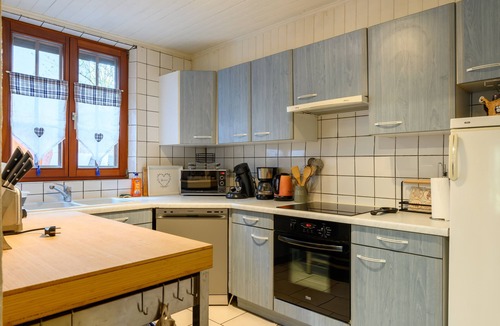 Rorschwihr House | Holiday Home 'Sur La Route Du Vin' with Balconies and Wi-Fi