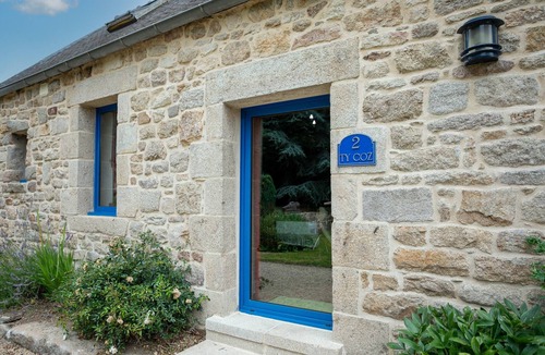 Lanvellec House | Holiday Home 'Ty Coz' with Private Terrace, Private Garden and Wi-Fi