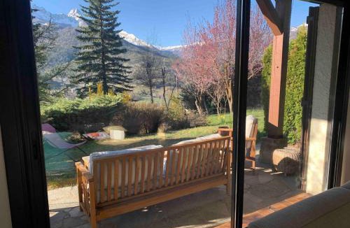 Barcelonnette Ski Chalet | Holiday in Arles Chalet 12 personnes avec vue incroyable