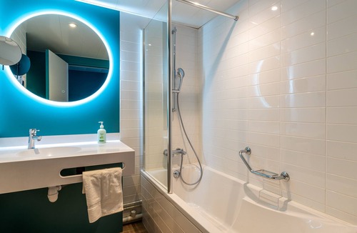 Centre Erlon Hotel | Holiday Inn Reims Centre by IHG (Chambres Rénovées)