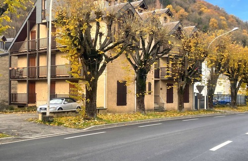 Bagneres-de-Luchon Apartment | Homerez - Apartment in Bagnères-de-Luchon