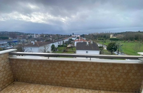 Auch Apartment | Homerez - Apartment in Auch