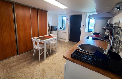 Villers-les-Nancy Apartment | Homerez - Appartement for 4 ppl. with garden and terrace at Villers-lès-Nancy