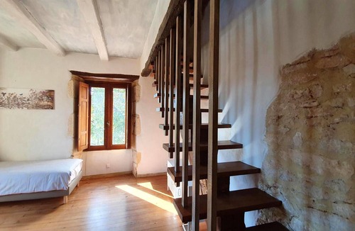 Puy-l'Eveque House | Homerez - Big house for 10 ppl. with shared pool and terrace at Puy-l'Évêque