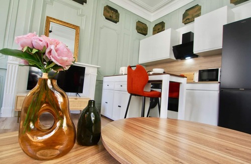 Auch Apartment | Homerez - Cozy Apartment in Auch