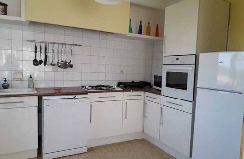 Meynes House | Homerez - Family House in Meynes with Private Garden