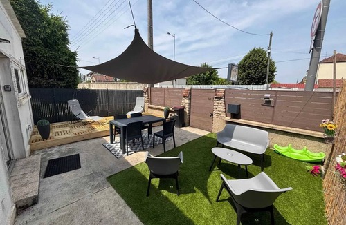 Saint-Andre-les-Vergers House | Homerez - House in Saint-André-les-Vergers