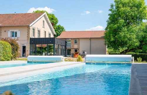 Saint-Hilaire-le-Petit House | Homerez - House in Saint-Hilaire-le-Petit