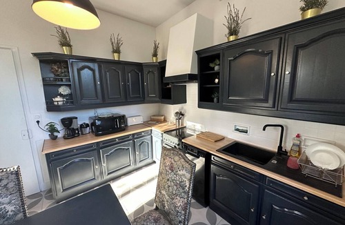 Saint-Florentin House | Homerez - Home near Saint-Floret park