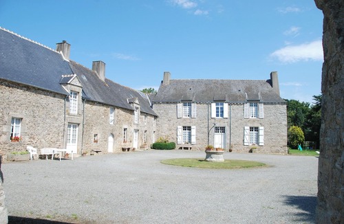 Saint-Igneuc House | Homerez - House 60m² Jugon-les-Lacs + Garden