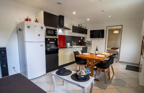 L'Aiguillon House | Homerez - House in Aiguillon.