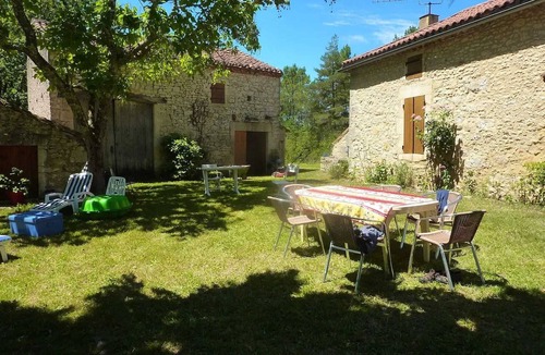 Les Junies House | Homerez - House, Les Junies