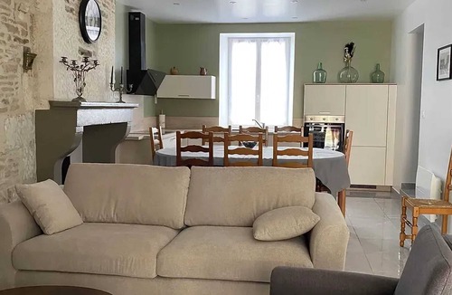 Les Riceys House | Homerez - House Les Riceys