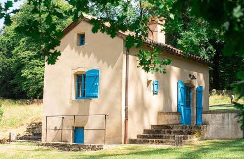 Cons-la-Grandville House | Homerez - Nice house for 2 ppl. with terrace at Cons-la-Grandville