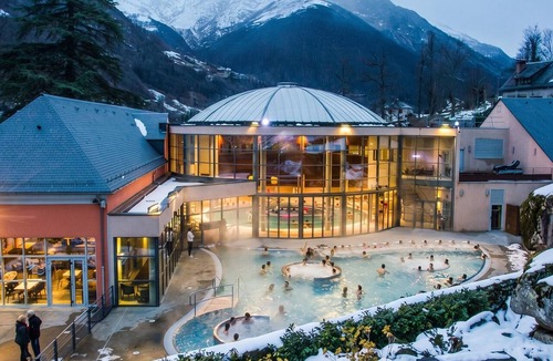 Cauterets House | Homerez - Peaceful Bungalow in Cauterets with garden