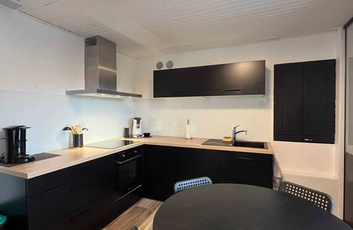 Golbey Apartment | Homerez - Spacious Apartment with 4 Bedrooms in Golbey