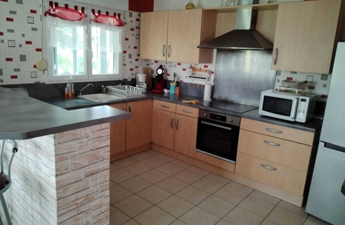 Villeloup House | Homerez - Spacious house in Villeloup with garden of 150 m²