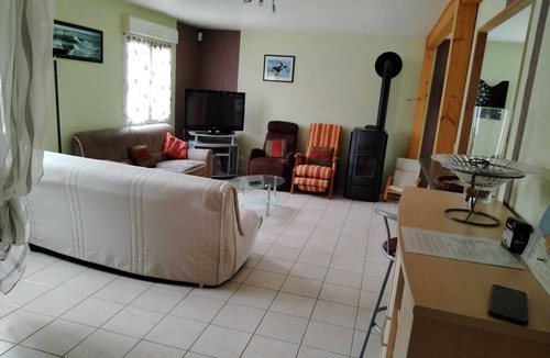 Villeloup House | Homerez - Spacious house in Villeloup with garden of 150 m²