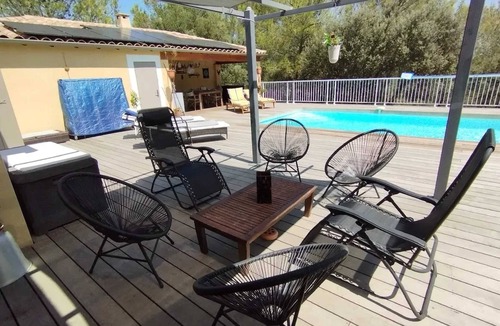 Collias Villa | Homerez - Villa in Collias