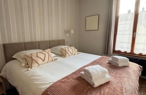 Old Town Apartment | Horizon Troyen T11