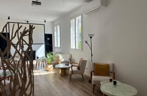 Sanary-sur-Mer Hotel | Hotel Comfort Seconds from Sand! Relax w/Terrace and Lush Garden