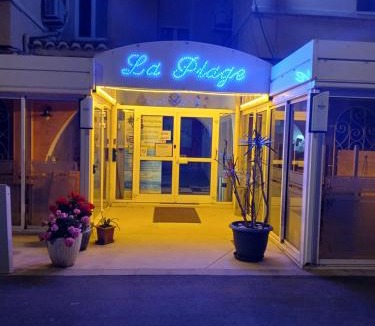 Valras-Plage Hotel | Hotel De La Plage