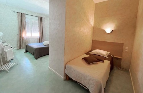 Valras-Plage Hotel | Hotel De La Plage
