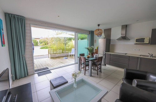 Guisseny Cottage | House 2/4 persons 100m from the sea/GR34 with swimming pool