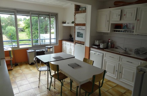 Tregueux House | House 200 m², 8 bedrooms, sleeps up to 25, 5 km from the sea, summer swimming pool.