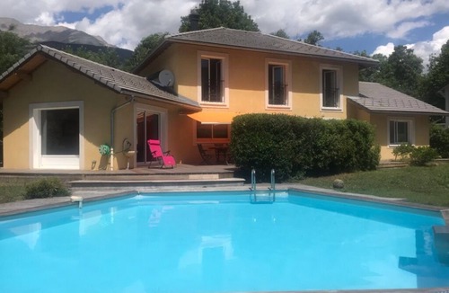 Barcelonnette Villa | House 4*, swimming pool, 6 to 10 pers. cycling, hiking, families, ski, golf