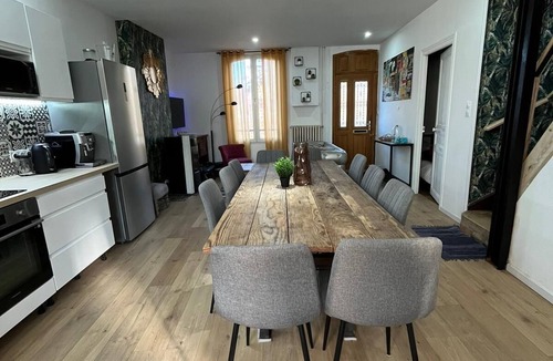 Chalons-en-Champagne House | House bord de Marne 10 persons with swimming pool and jacuzzi