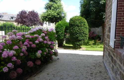 Dinard House | House Dinard, ideally located close to Saint Enogat beach. Wifi. Parking