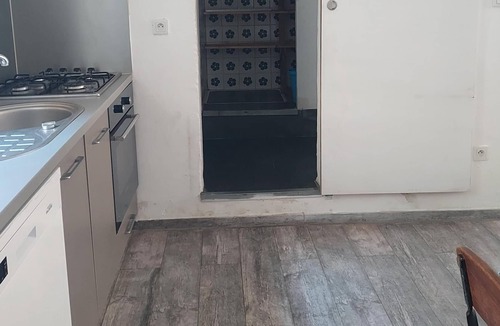 Ledenon House | House-Ensuite with Shower