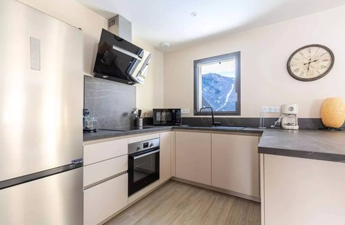 Peyragudes Villa | House for 7 People in Loudenvielle, Near the Center, with Wi-Fi