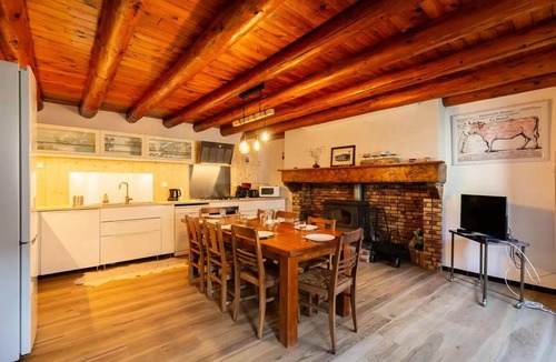 Peyragudes Villa | House for 8 people in Genos, near the lake; free Wi-Fi