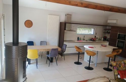 Rochefort-du-Gard House | House in Rochefort with Private Pool & AC