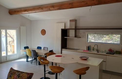 Rochefort-du-Gard House | House in Rochefort with Private Pool & AC