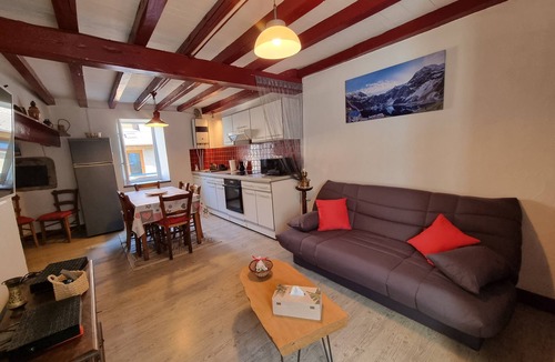 Boutx House | House in the heart of a small mountain village