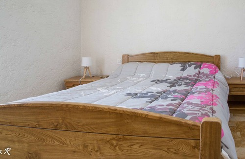 Sarrecave House | HOUSE living room kitchen terrace, 2 bedrooms, 1 bathroom with washbasin and WC