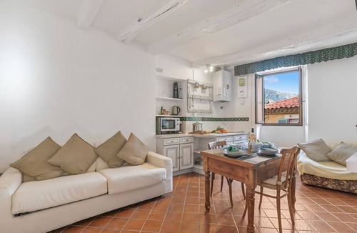 Old Town Apartment | House Old Town 50m Beach and Shop, Menton, France