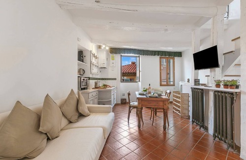 Old Town Apartment | House Old Town 50m Beach and Shop, Menton, France