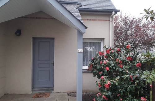 La Richardais House | House on the heights of Dinard, 900 m from the beach in a quiet subdivision.